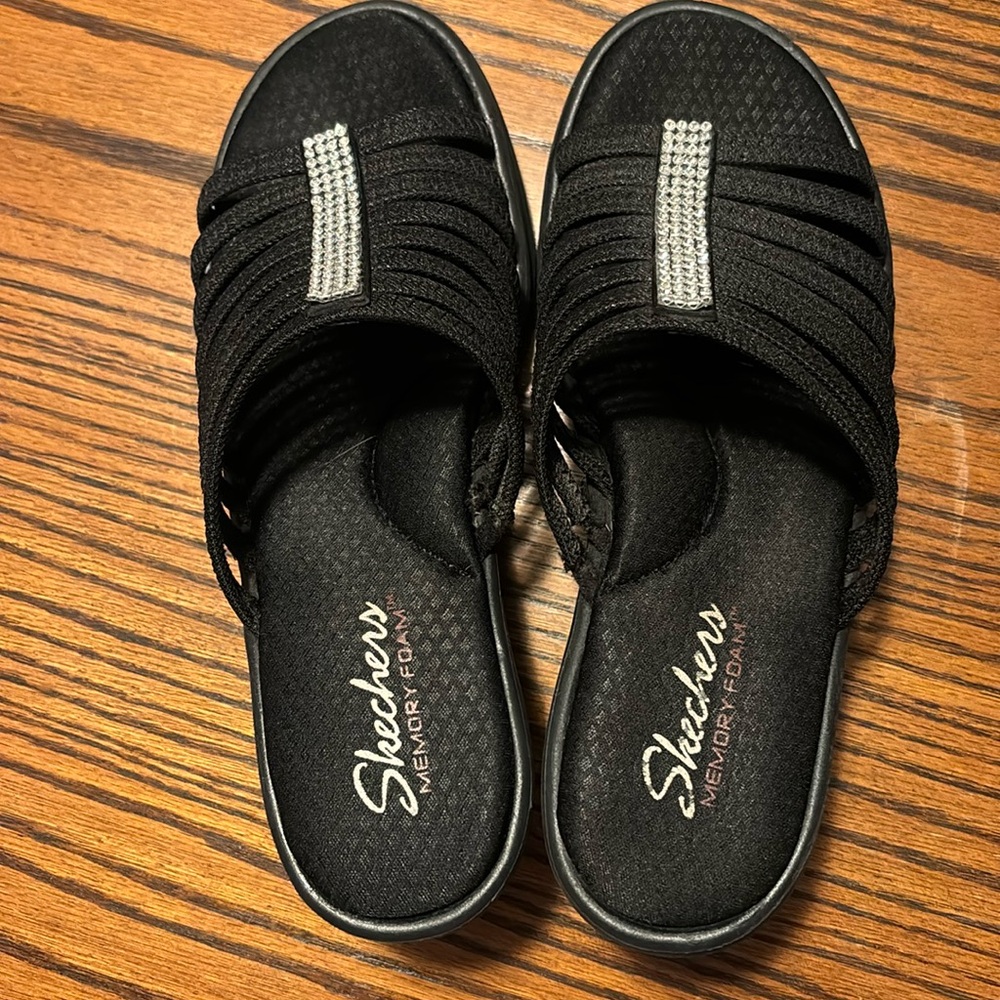 Skechers sandals size 10